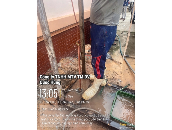 Thi công lắp kim chống sét, Kho bạc Nhà nước Hớn Quản, Bình Phước